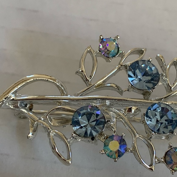 Vintage Signed CORO Aurora Borealis Blue Rhinestone Brooch and Earrings Set - Picture 5 of 13